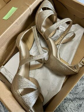 Glitter Strappy Mid-Heel Sandals - Gold